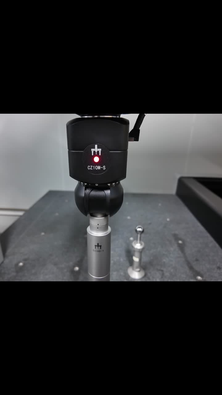 CZ10M-S probe head and SC30 scanning module beside a reference sphere